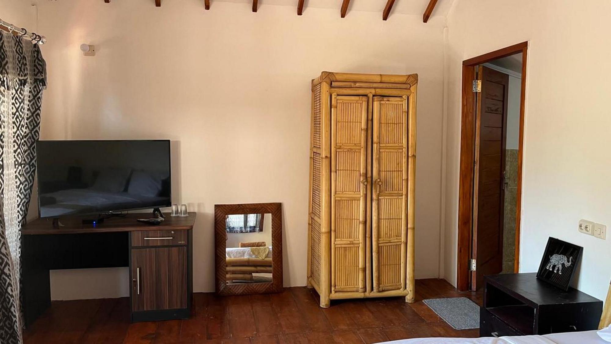 Cici Bungalow Senggigi Mangsit Exterior foto